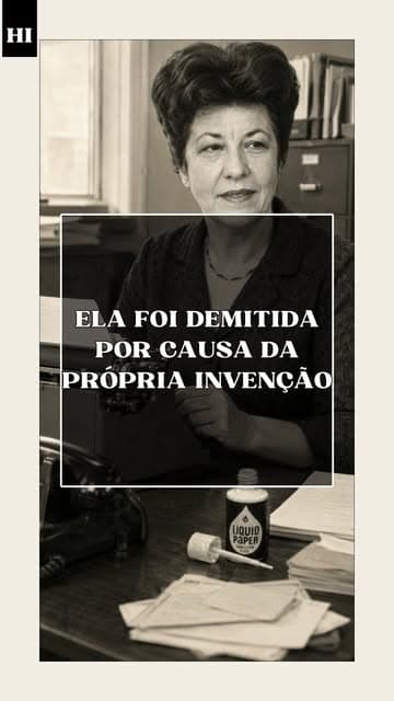 Ela foi demitida por causa da própria invenção.
Você lembra daquele corretivo branco de vidrinho, o que a gente passava por cima do erro e soprava pra secar? Ele foi inventado por uma secretária que datilografava mal.
Bette Nesmith Graham trabalhava num banco no Texas nos anos 50. Tinha largado a escola aos 17 e criava um filho sozinha. E digitava mal.
Um dia viu pintores decorarem as vidraças do banco. Quando erravam, não apagavam. Passavam tinta por cima. Ela levou um vidro de tinta branca pro escritório e começou a cobrir os próprios erros.
As outras secretárias quiseram também. Passou a fabricar de noite, na cozinha de casa. Até que, distraída, deixou o nome da própria empresa numa carta do banco. Foi demitida na hora.
Sem emprego, foi com tudo. Rebatizou o produto de Liquid Paper e vendeu a empresa por 47,5 milhões de dólares.
Ela só foi correr atrás do diploma depois, já trabalhando. Hoje o caminho é bem mais curto. No @ensinonacional, uma assinatura abre mais de 500 cursos com certificado, conforme o limite do plano. Administração, Informática, Digitação e mais um monte que você nem imagina que existe. Vale como horas complementares na faculdade e progressão no serviço público. Use o cupom HISTORIA e ganhe 10% de desconto. O link está aqui na bio.
👍 Deixa o like e comenta: você lembra de usar esse corretivo?
📜 Siga @historiailtda.
